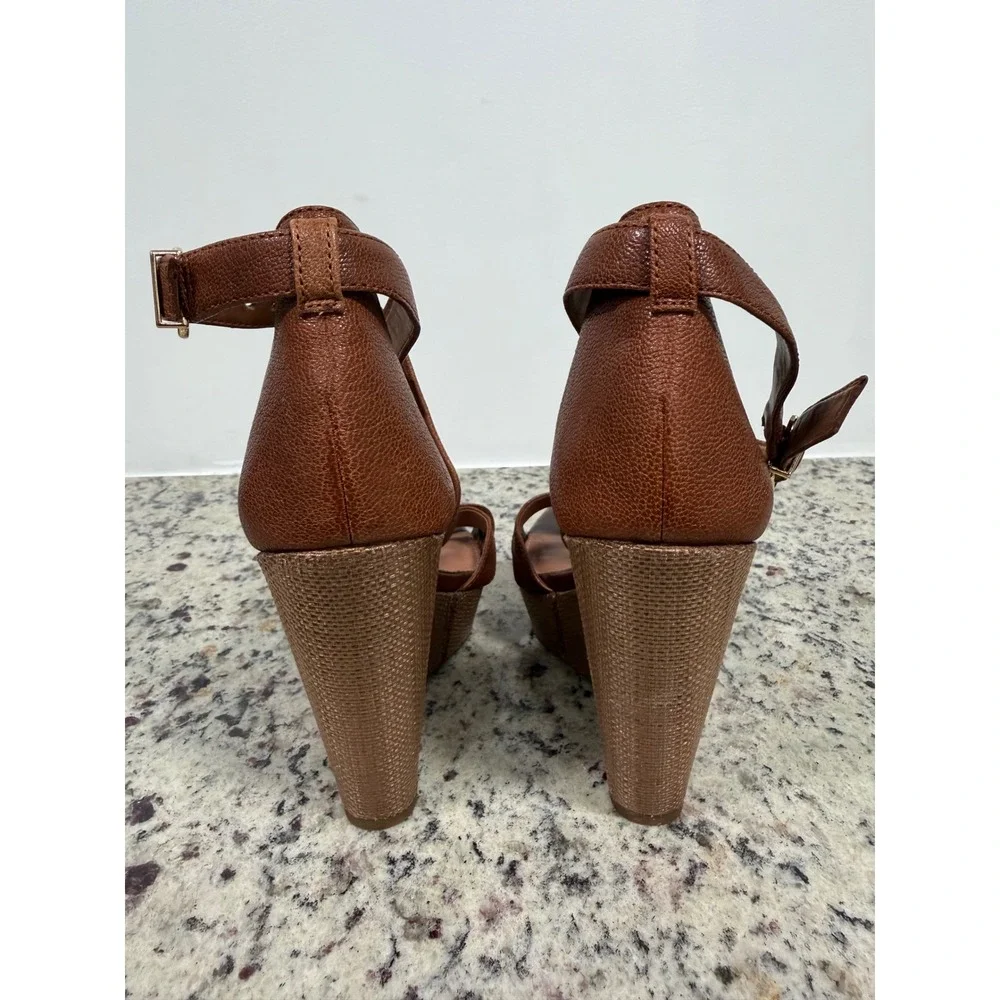 Gianni‎ Bini Brown Leather Wedge Sandals Multi Strap Platform Heels Womens 6M